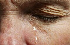 علل افزایش اشک چشم در سالمندان