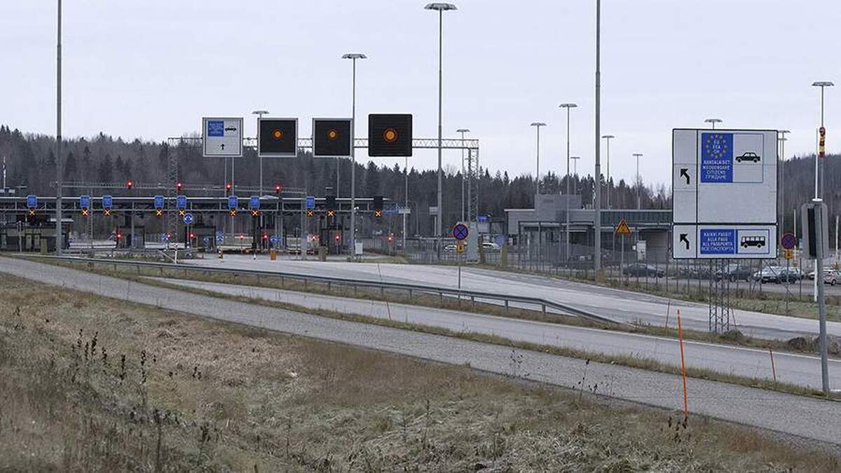 پوشکوف به تشدید تنش‌ها در نزدیکی مرز‌های روسیه توسط فنلاند اشاره کرد.