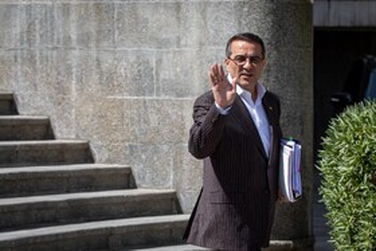 معاون رئیس جمهور وارد بوشهر شد