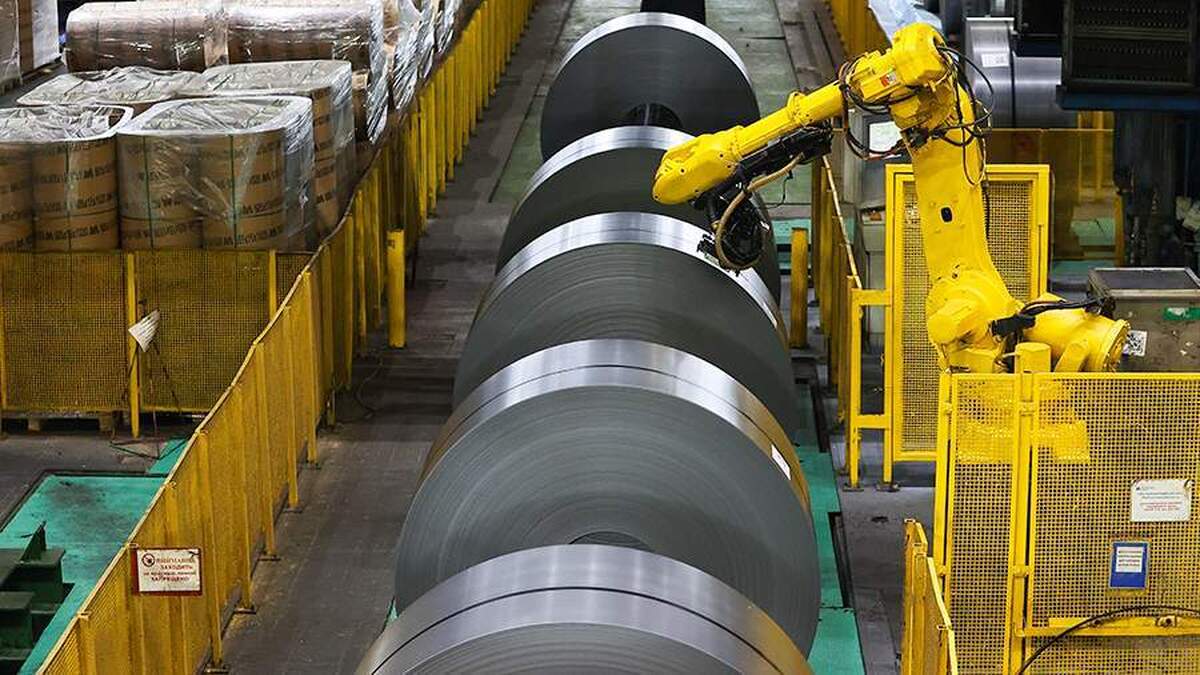 معاون صدراعظم آلمان، کلینگبیل، خواستار پایان واردات فولاد روسیه به اتحادیه اروپا شد.