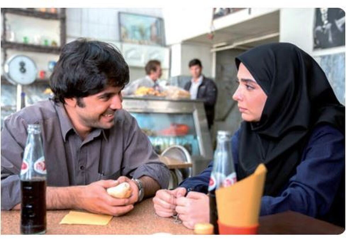 نگاهی به استایل جدید و شیک المیرا دهقانی در یک کافه دنج/چه کوتاهم پوشیده!