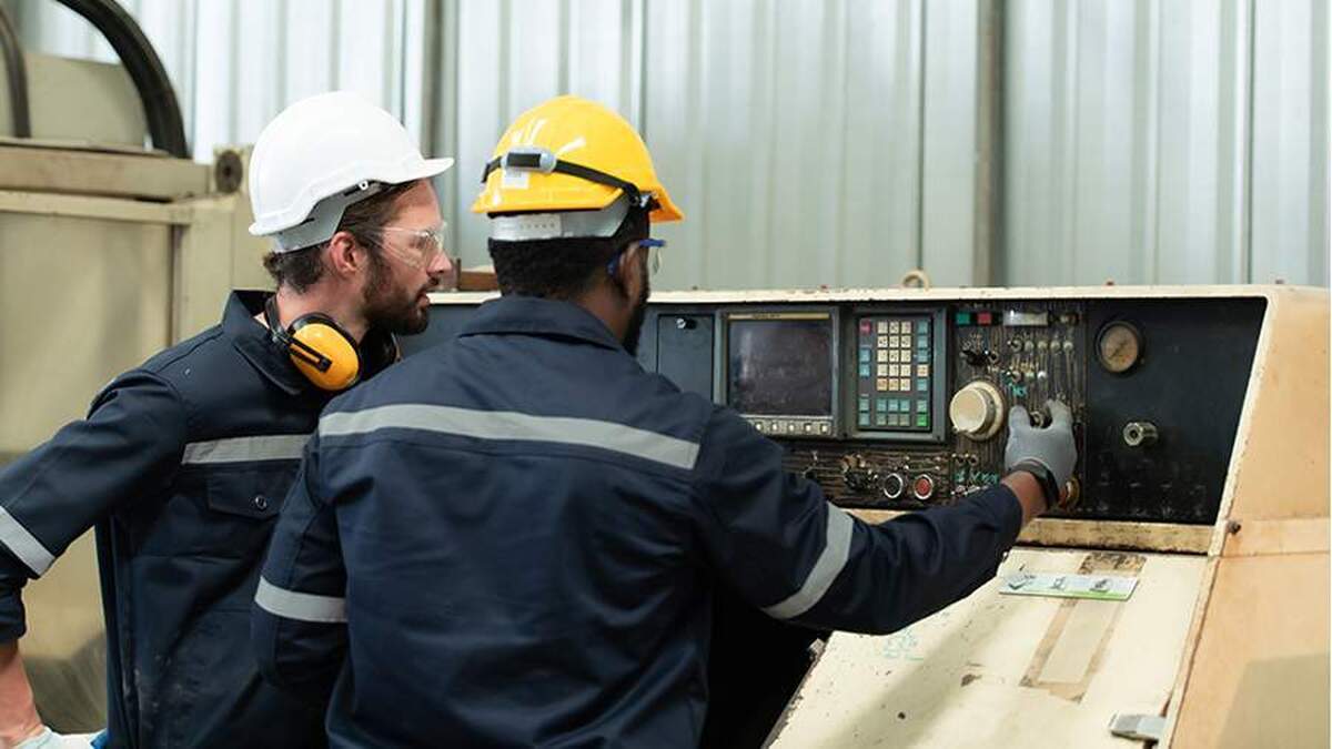 بلومبرگ از کاهش فعالیت‌های تولیدی در آمریکا خبر داد.