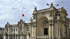 پرو به دلیل پناهندگی چاوز، نخست وزیر سابق این کشور، روابط دیپلماتیک خود را با مکزیک قطع کرد.