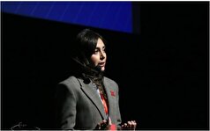 تصویر شکار شده از دیبا زاهدی با استایلی شیک و کلاسیک