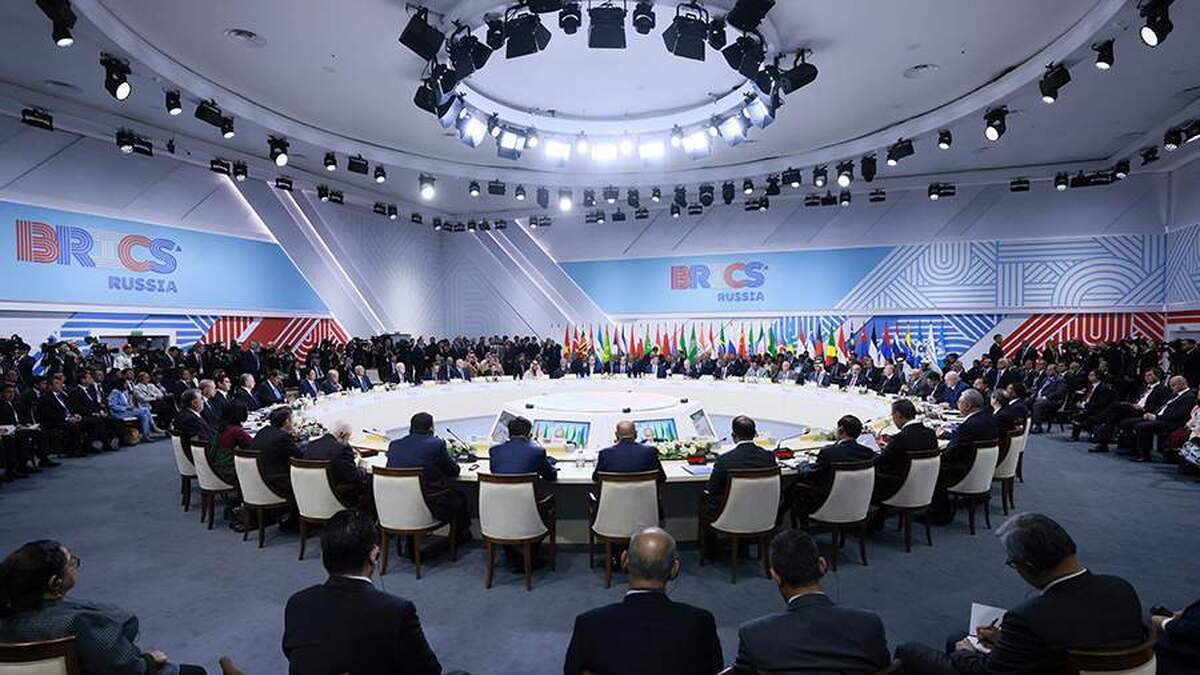 روسیه و چین قصد دارند همکاری خود را از طریق بریکس و سازمان همکاری شانگهای تقویت کنند.