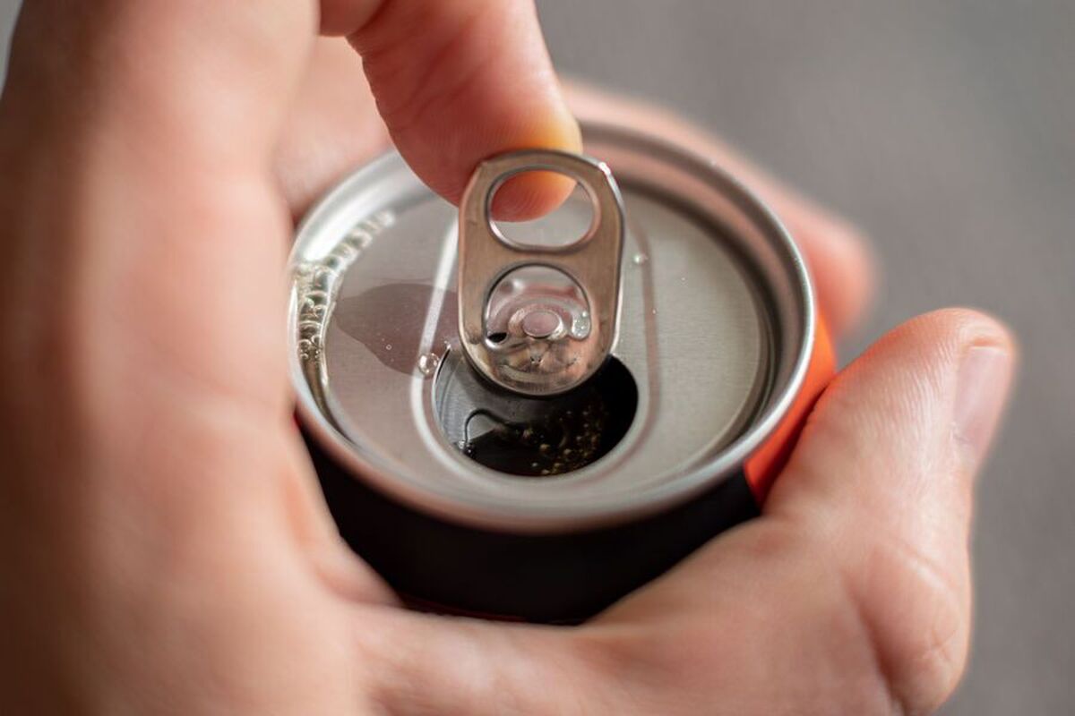 یک پزشک گفت حتی مصرف یک قوطی نوشیدنی انرژی‌زا در روز، سه برابر میزان توصیه‌شده کافئین در روز است