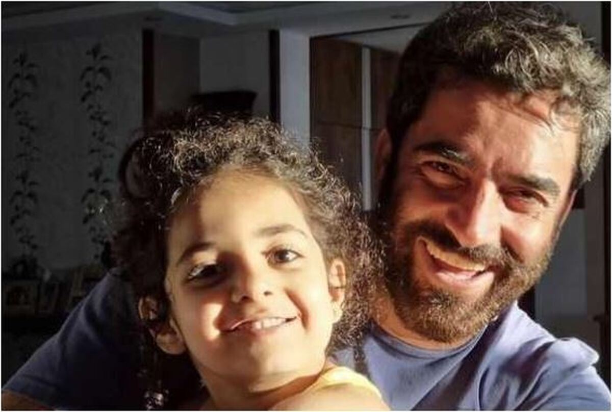 رو نمایی از مادر یکتا ناصر در تولد سوفیا هادی/تولد سوفیا با تم قرمز