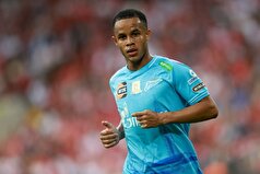 پدرو، وینگر زنیت، از پاسخ به سوالات در مورد علاقه تاتنهام و نیوکاسل خودداری کرد