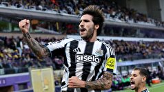 ساندرو تونالی در را باز می‌کند