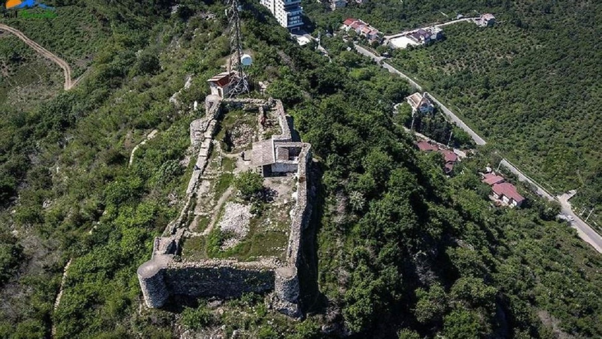 توقف ساخت و ساز در حریم قلعه تاریخی مارکوه