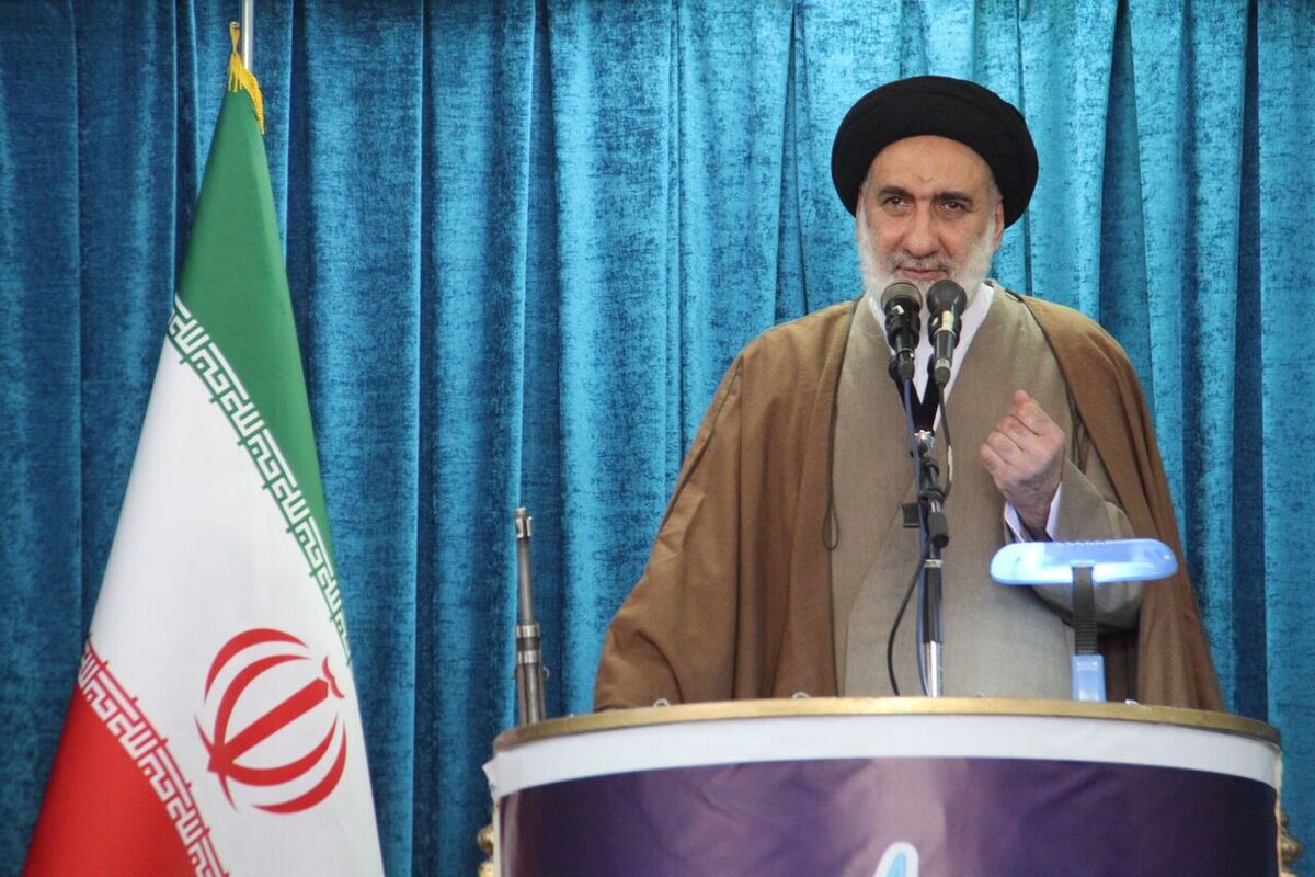 امام جمعه شهرکرد: مردم ایران مسیر پیشرفت را با اقتدار ادامه دهند