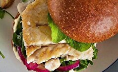 اگر عاشق غذای دریایی هستید این برگر ماهی را از دست ندهید