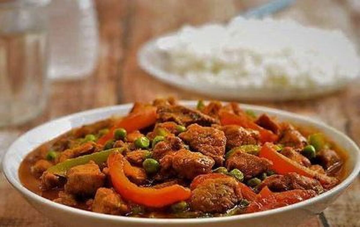 خوراک نخود فرنگی و گوشت یک غذای اقتصادی و پرطرفدار