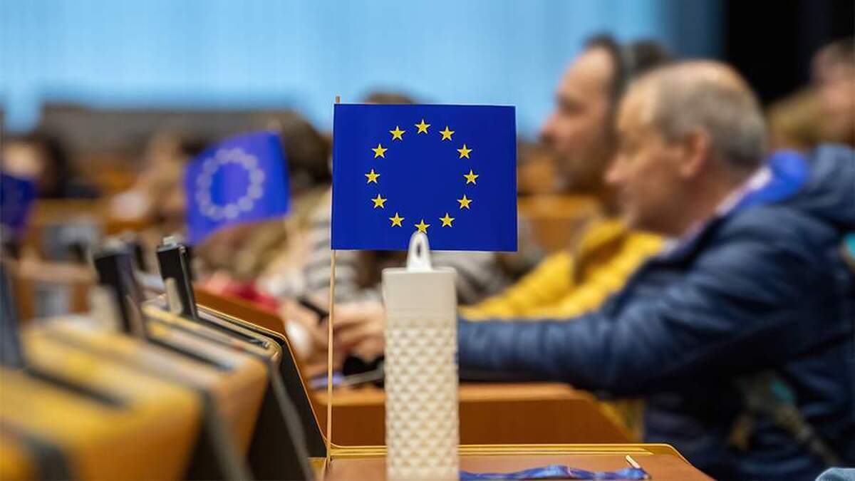 یک دانشمند علوم سیاسی به تلاش‌های اتحادیه اروپا برای آسیب رساندن به روسیه، برخلاف نظر مردم این کشور، اشاره کرد.