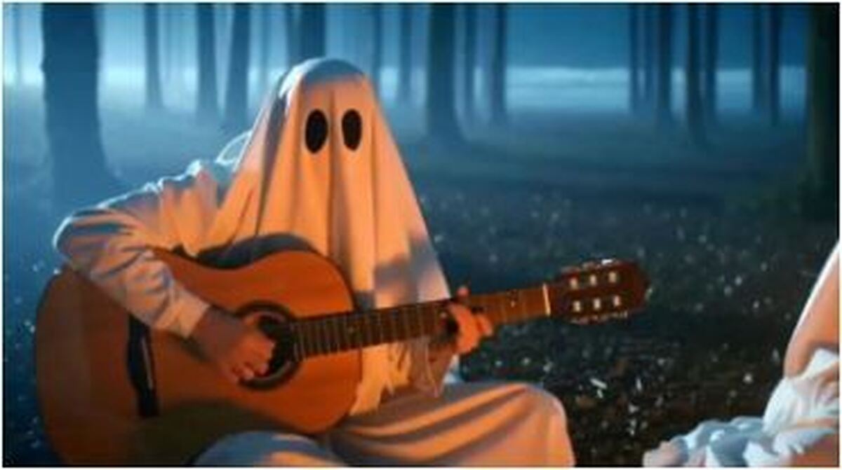 عکس یادگاری چند چهره معروف در پشت صحنه برنامه انجمن اشباح