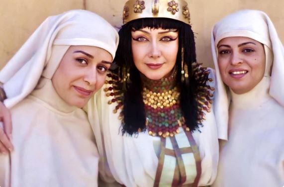 شیطنت زلیخا و ندیمه هایش در پشت صحنه سریال! +عکس شیطنت زلیخا و ندیمه هایش در پشت صحنه سریال! +عکس