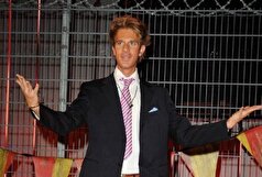 مرگ غیرمنتظره بن دانکن در سن ۴۵ سالگی بر اثر سقوط از پشت‌بام