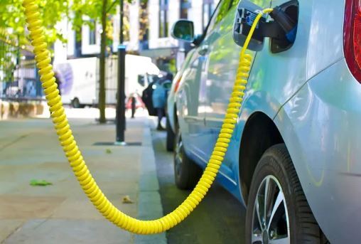 برخلاف تصورات خودرو‌های برقی بیشتر از خودرو‌های بنزینی تولید آلودگی می‌کند!