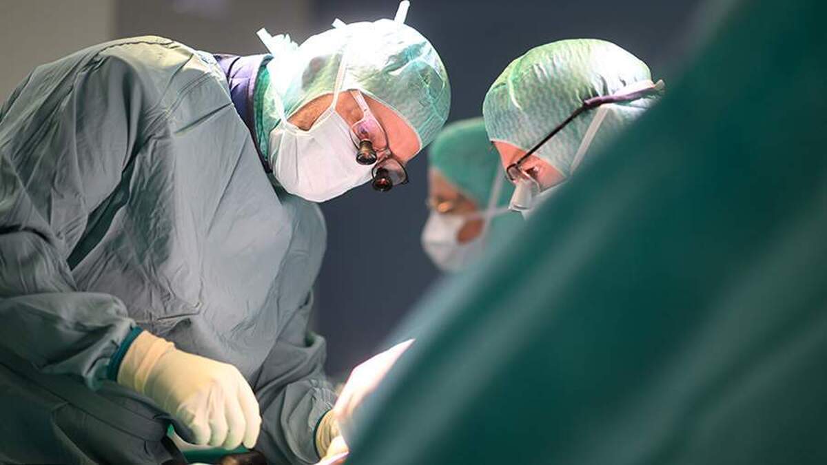 یک جراح پلاستیک، افسانه‌های مربوط به ابدومینوپلاستی را رد می‌کند.