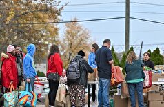 تعطیلی دولت، اقتصادِ از قبل درگیرِ بحرانِ واشنگتن را بیش از پیش تحت فشار قرار داده و هزاران خانواده در آستانه‌ی فروپاشی مالی قرار گرفته‌اند