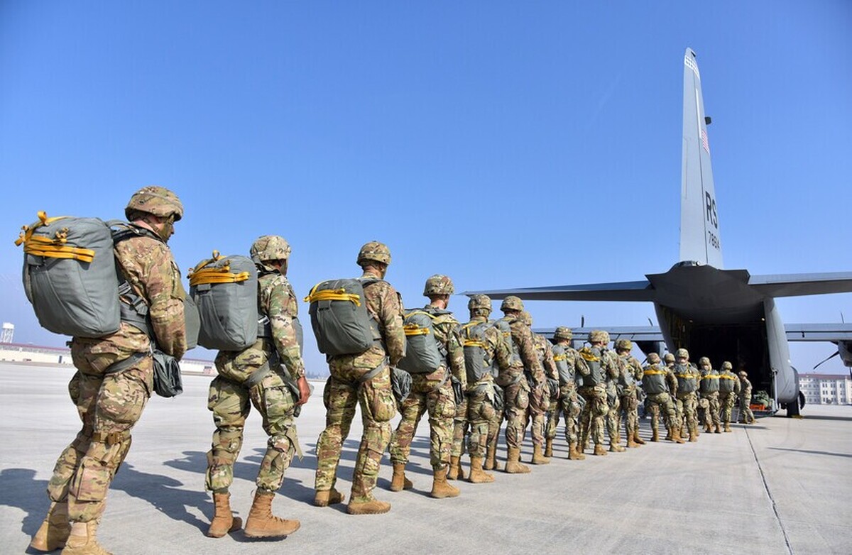 تعطیلی دولت آمریکا، هزاران کارمند شاغل در پایگاه‌های نظامی خارج از کشور را از دریافت حقوق محروم کرده است