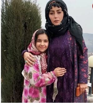 عکس یادگاری روژان سریال نون خ با هوادار کوچولوش+عکس