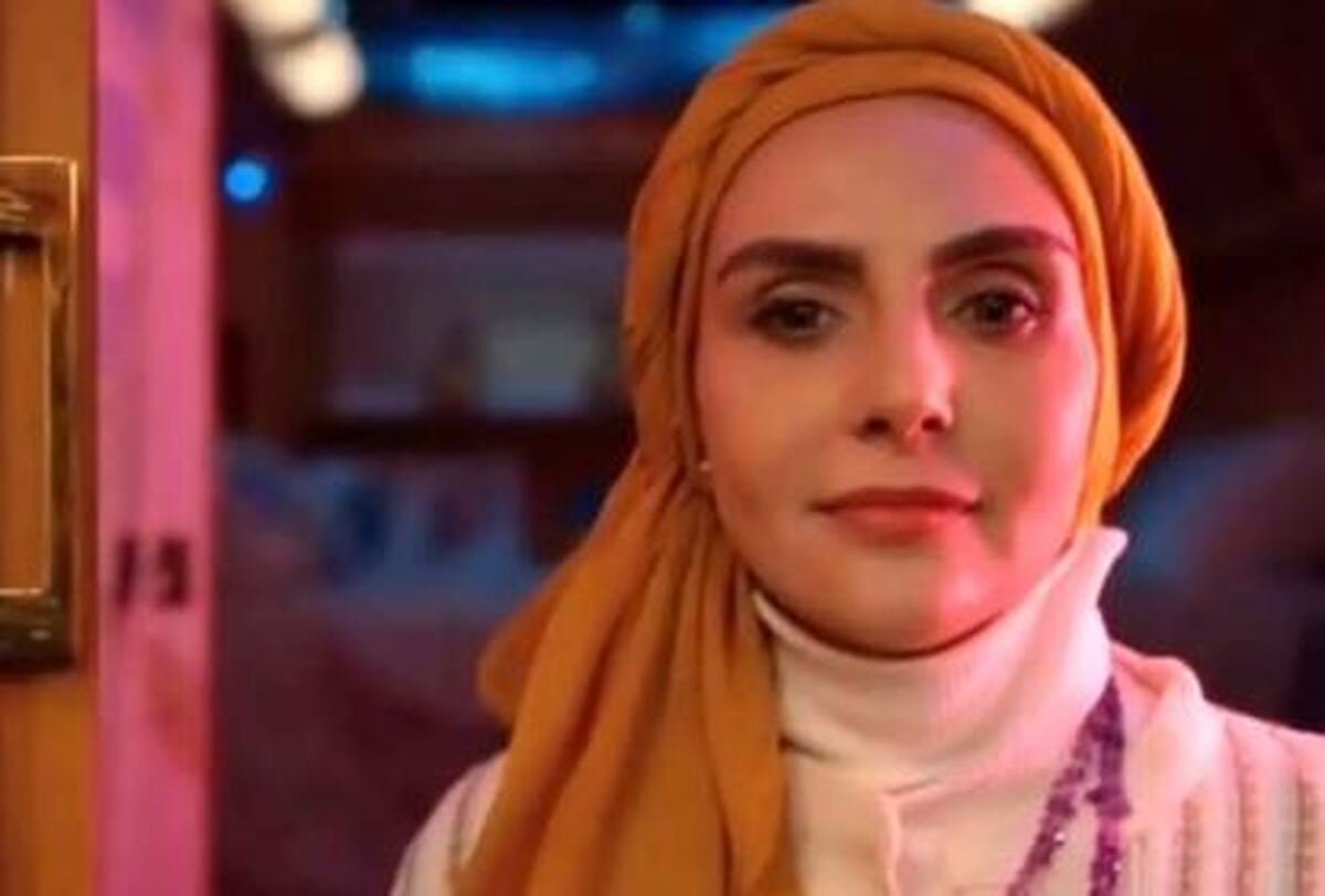 شیوا مکینیان با یک دستمال گردن صورتی استایلش رو دیدنی کرد! +عکس