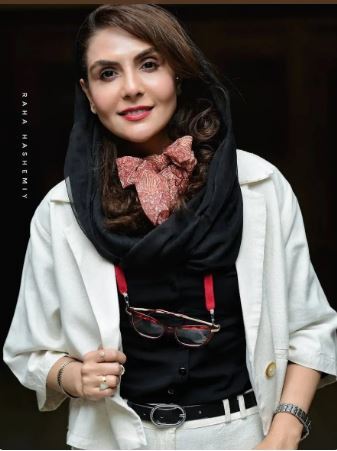 شیوا مکینیان با یک دستمال گردن صورتی استایلش رو دیدنی کرد! +عکس