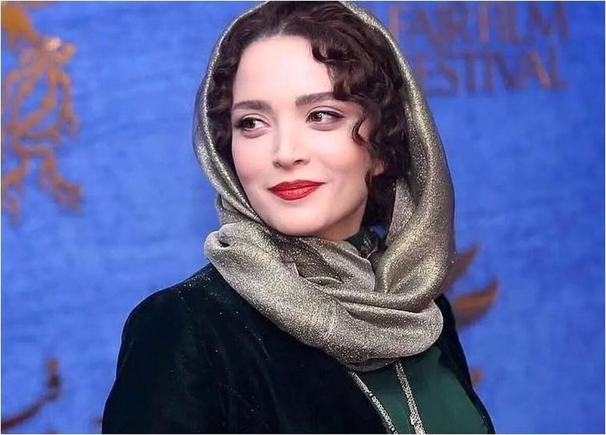 علیرضا قربانی مهمان افتخاری تئاتربا بازی بهنوش طباطبایی و گریم قرون وسطی اش