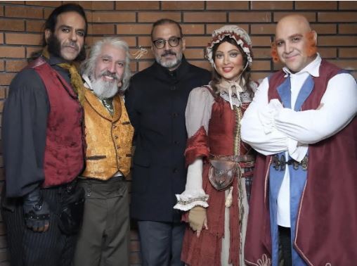 علیرضا قربانی در کنار بازیگران «الیور توئیست» غوغا کرد! +عکس علیرضا قربانی در کنار بازیگران «الیور توئیست» غوغا کرد! +عکس