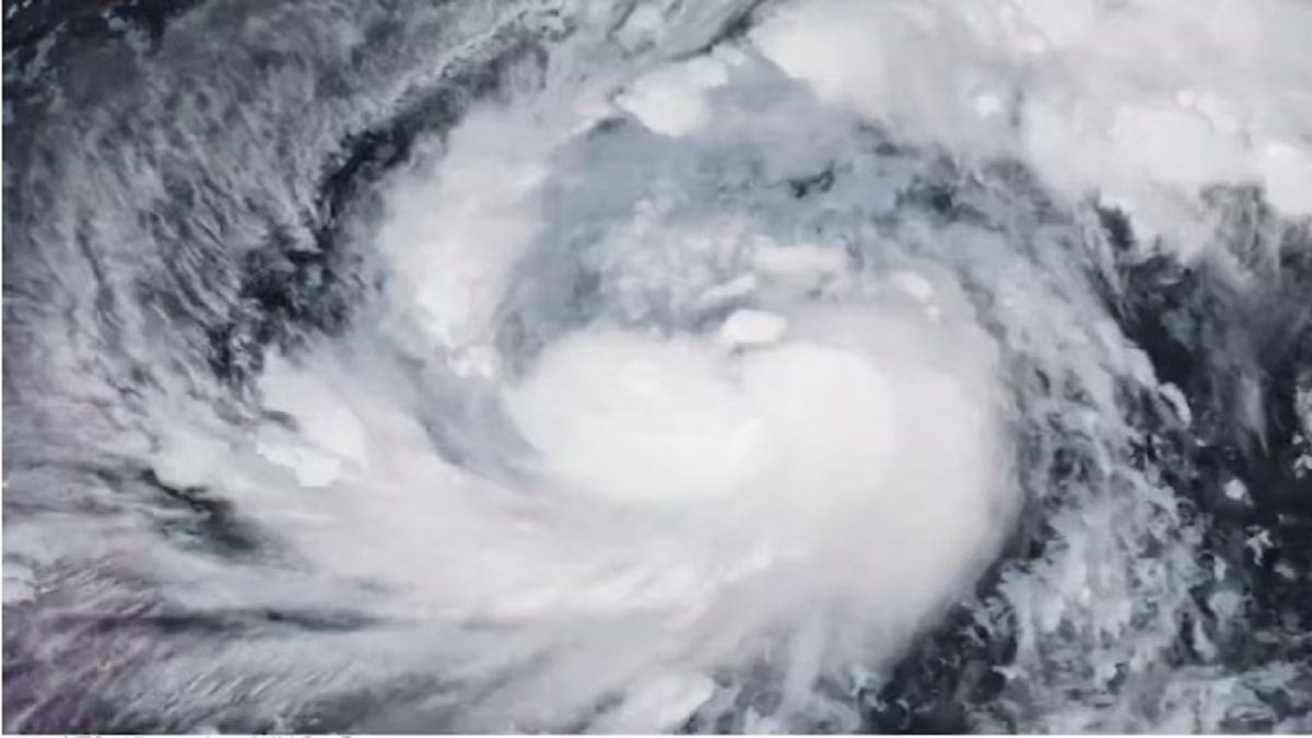 تخلیه بیش از ۱۰۰ هزار نفر در فیلیپین در پی نزدیک شدن اَبَرطوفان