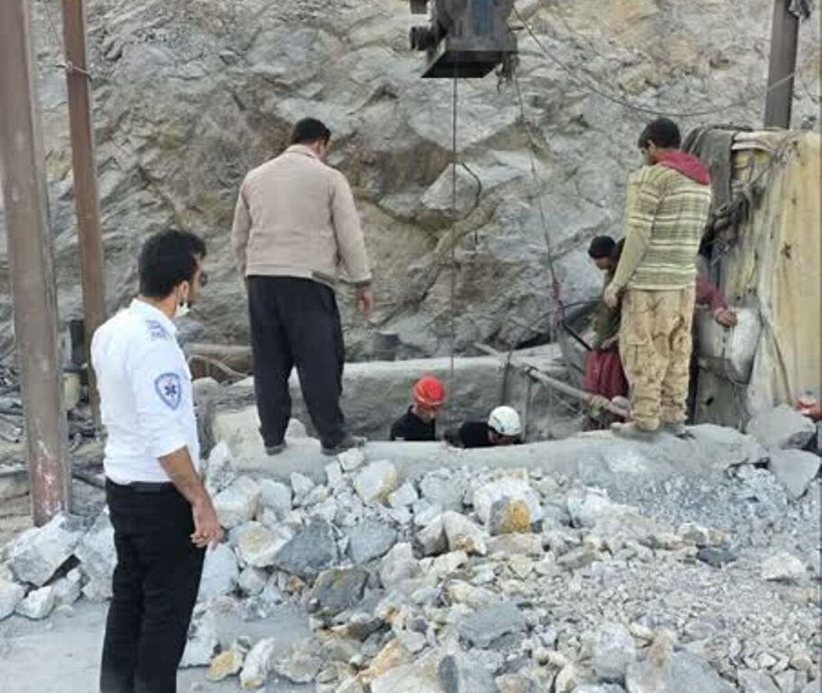 ریزش معدن در دربید؛ رهاسازی یکی از کارگران پس از ۸ ساعت