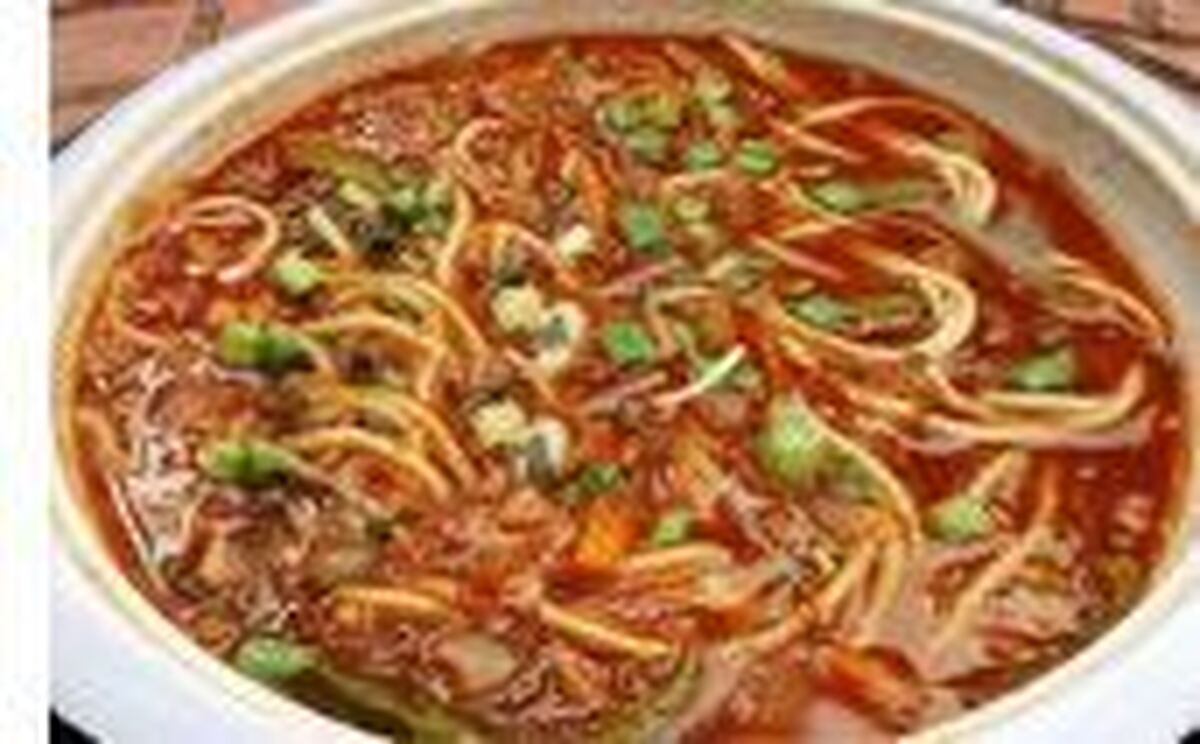 با گوشت چرخی و سبزیجات متفاوت این سوپ خوشمزه اسپاگتی را درست کنید