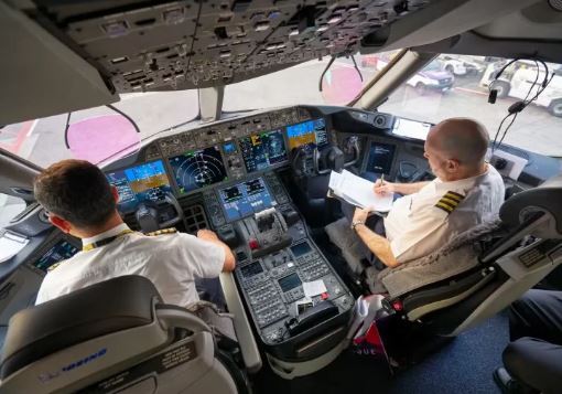 اصطلاح «راجر» بین خلبانها چه معنایی دارد و از چه زمانی استفاده از آن باب شد؟ اصطلاح «راجر» بین خلبانها چه معنایی دارد و از چه زمانی استفاده از آن باب شد؟