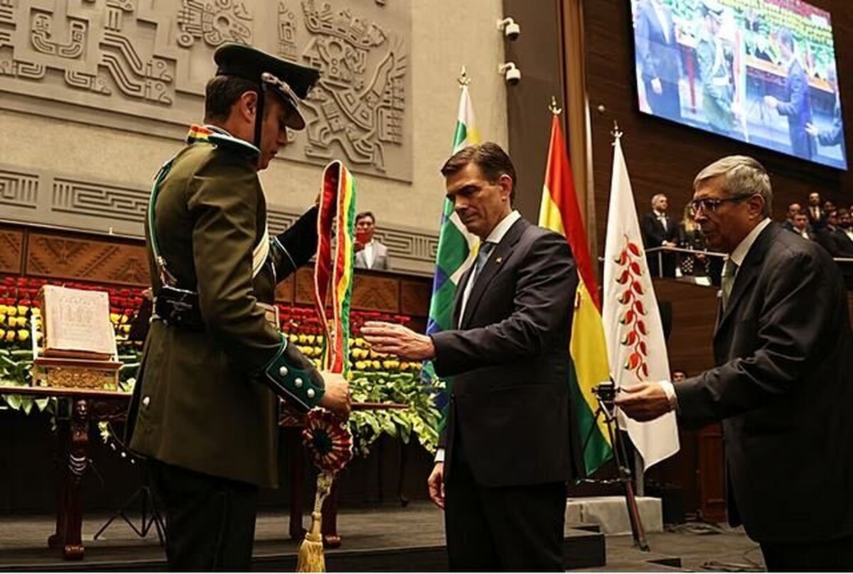 باقول ازسرگیری روابط با آمریکا، رئیس جمهور جدید بولیوی سوگند یاد کرد