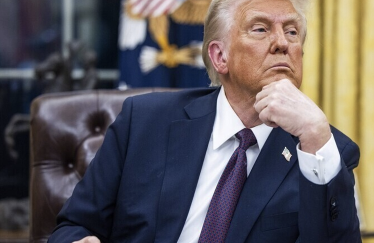 ترامپ اعلام کرد که قصد دارد به اکثر آمریکایی‌ها، به جز افراد پردرآمد، ۲۰۰۰ دلار کمک مالی کند