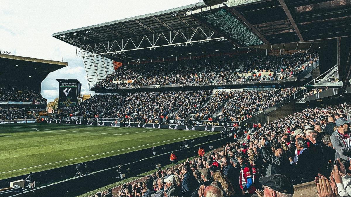 ولورهمپتون برای سرمربی جدید خود بیش از ۳ میلیون یورو هزینه خواهد کرد