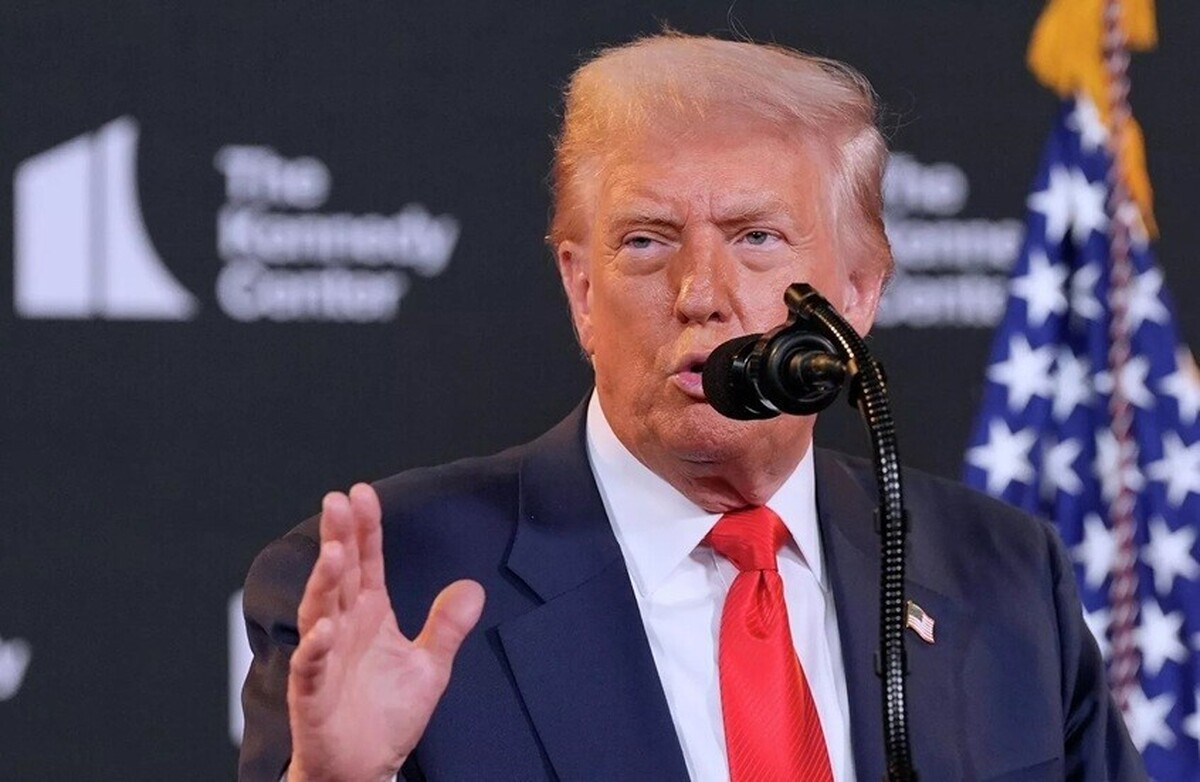 ترامپ بی‌بی‌سی را به اعمال نفوذ در انتخابات آمریکا متهم کرد و از استعفای مدیرکل آن استقبال کرد