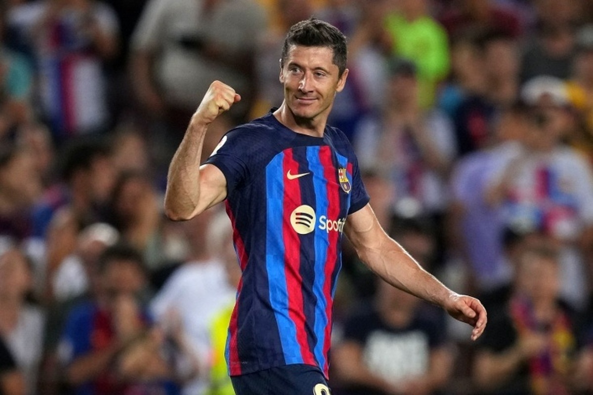 لواندوفسکی با این گل از نیمار پیشی گرفت و به رکورد بیشترین گل زده در تاریخ بارسلونا، لوئیس انریکه، رسید