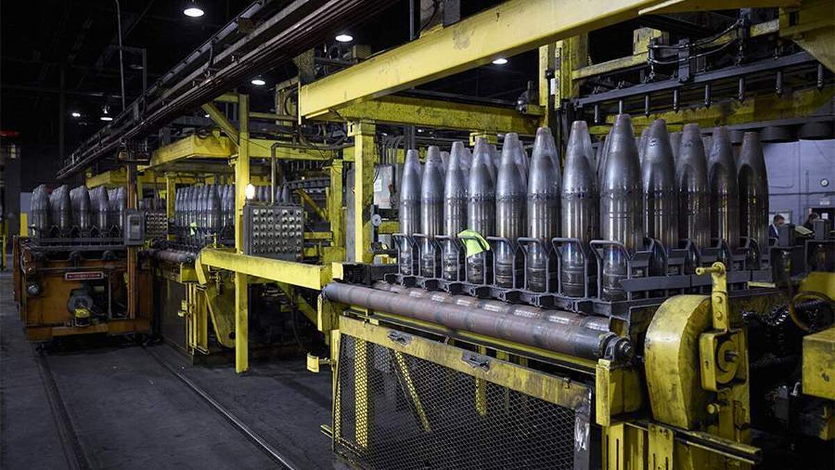 جمهوری چک از احتمال پایان دادن به طرح کمک توپخانه‌ای خود به اوکراین خبر داد.