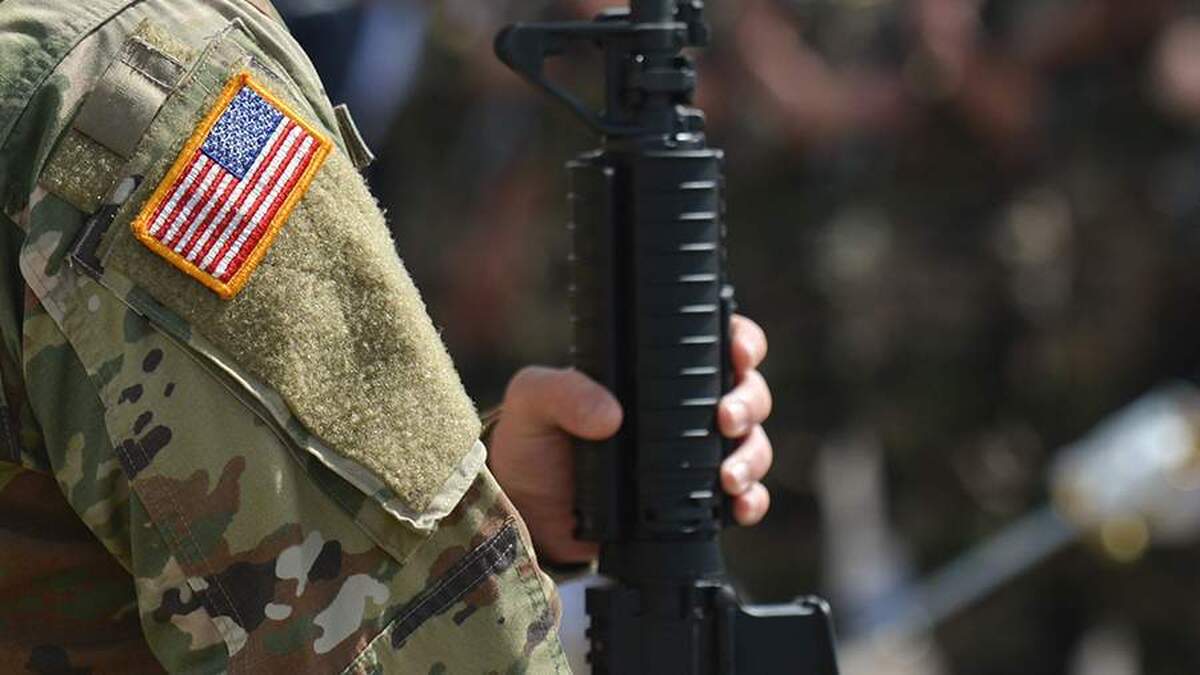 آسوشیتدپرس دریافته است که اروپا به دلیل تعطیلی دولت مجبور است پایگاه‌های نظامی آمریکا را تأمین مالی کند.