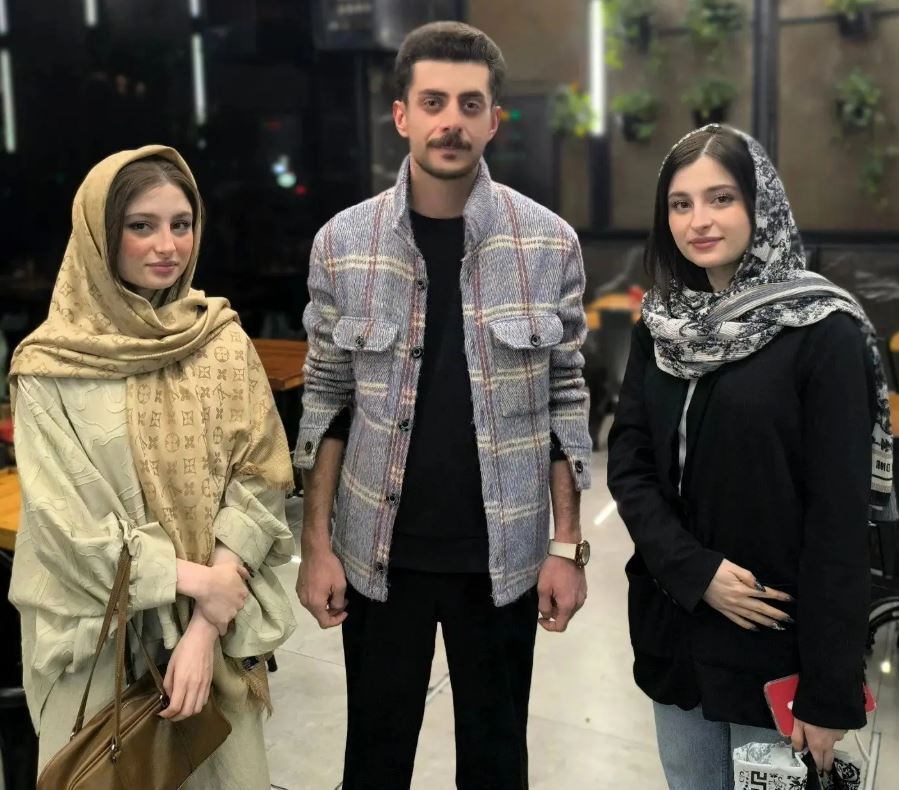 نگاهی به تغییر چهره سارا و نیکا در سریال پایتخت بعد از گذشت ۱۵ سال/چقدر خانوم شدند! نگاهی به تغییر چهره سارا و نیکا در سریال پایتخت بعد از گذشت ۱۵ سال/چقدر خانوم شدند!