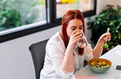 نوشیدن آب بین غذا چه خواصی دارد؟