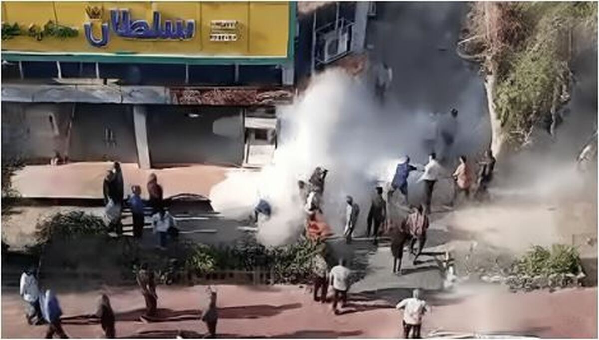 در پی حادثه خودسوزی جوان اهوازی شهردار بازداشت شد