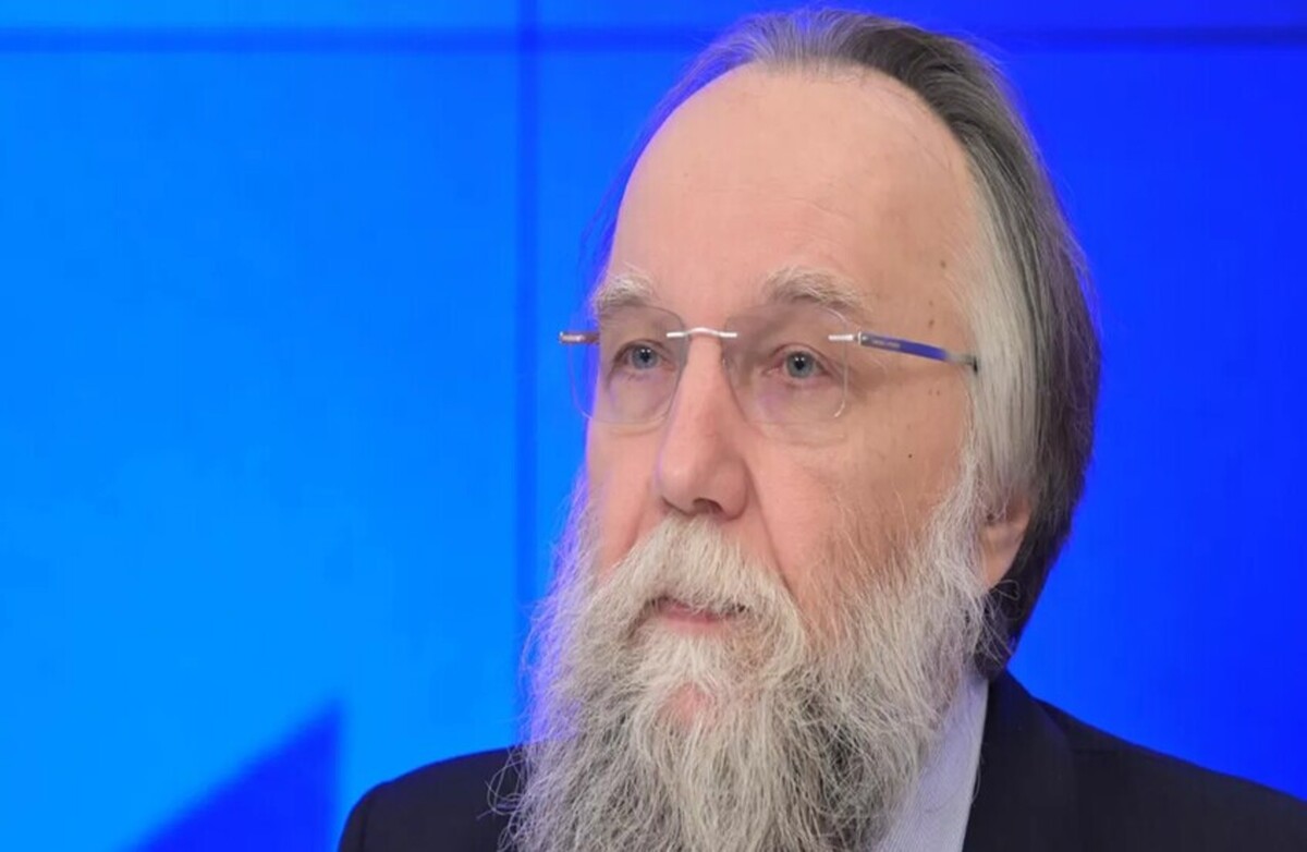 دوگین: ترامپ به دنبال حفظ جهان تک قطبی است، علیرغم وعده‌هایش مبنی بر چندقطبی بودن جهان