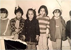 بانو زلخیا را در این عکس قدیمی بیابید!