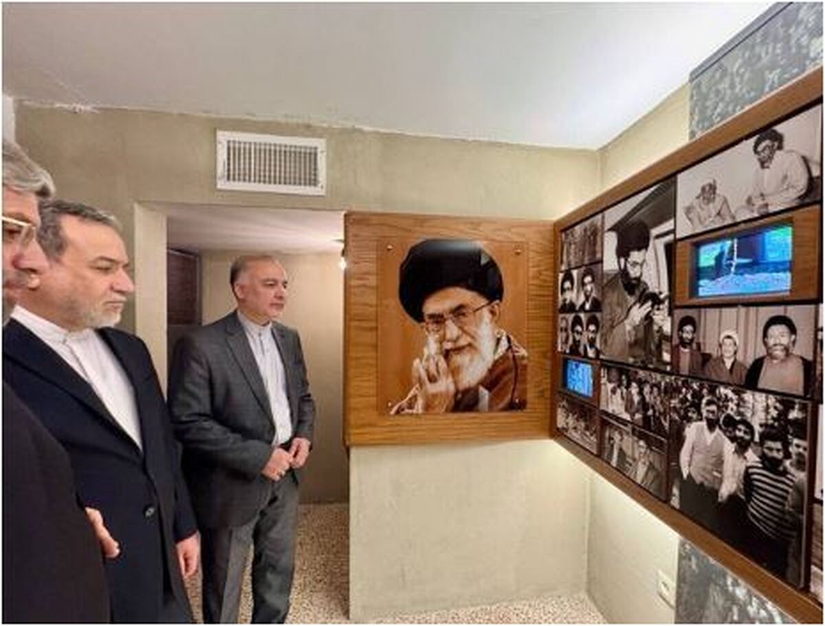 تصویر شکار شده از عراقچی در دیدار از منزل رهبر انقلاب