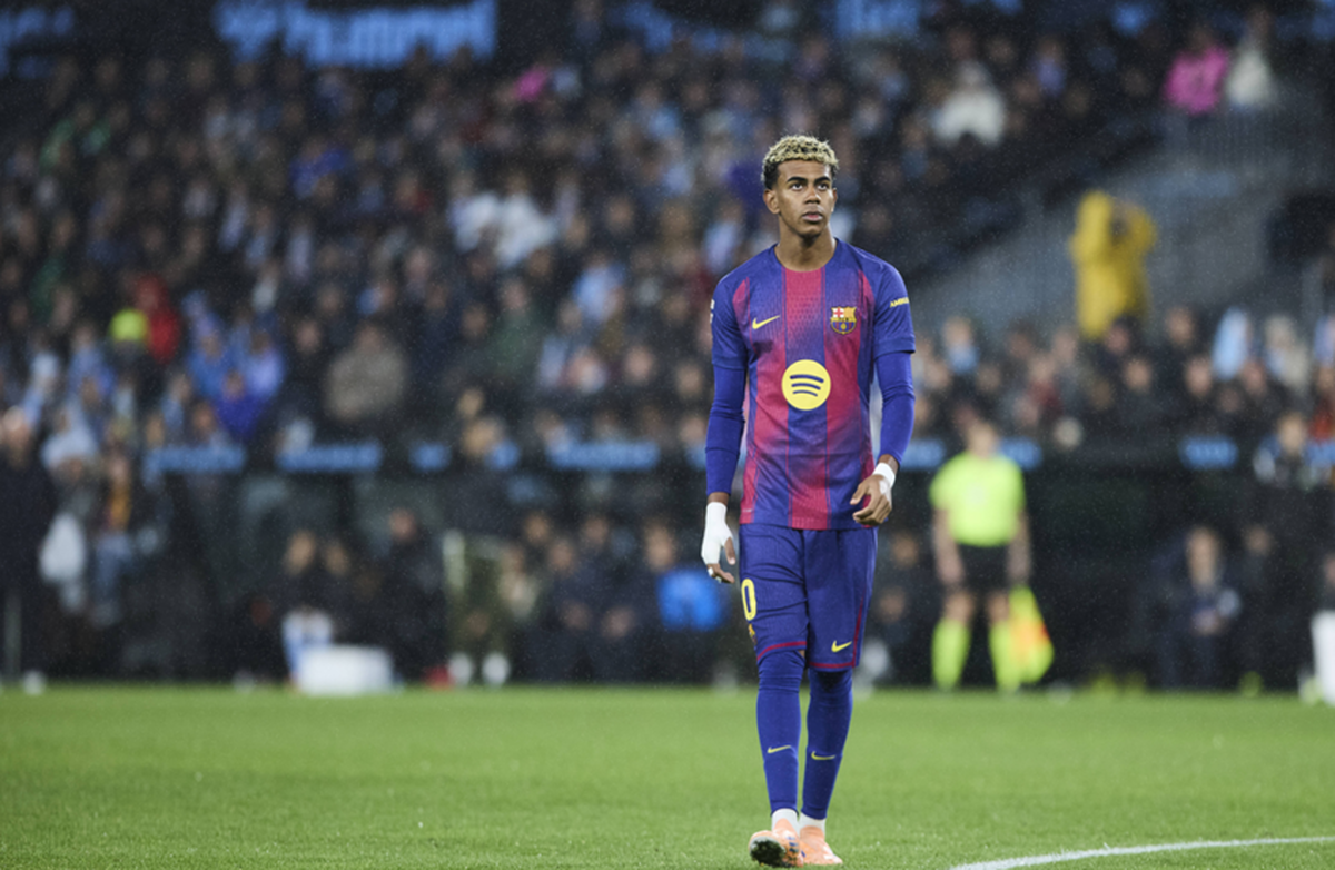 ویدئو| ببینید لحظه انتقاد لامین یامال از تاکتیک‌های هانسی فلیک در بازی بارسلونا مقابل سلتاویگو