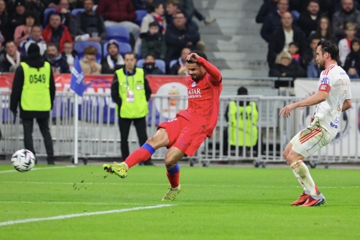 بازیکن لیون درباره داوری در لیگ ۱ صحبت می‌کند