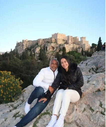 روماریو پایان رابطه عاشقانه‌اش با دانشجوی ۳۷ ساله را اعلام کرد